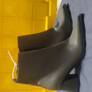 Toshop olive ankle Boots, size 38 (7.5 US)